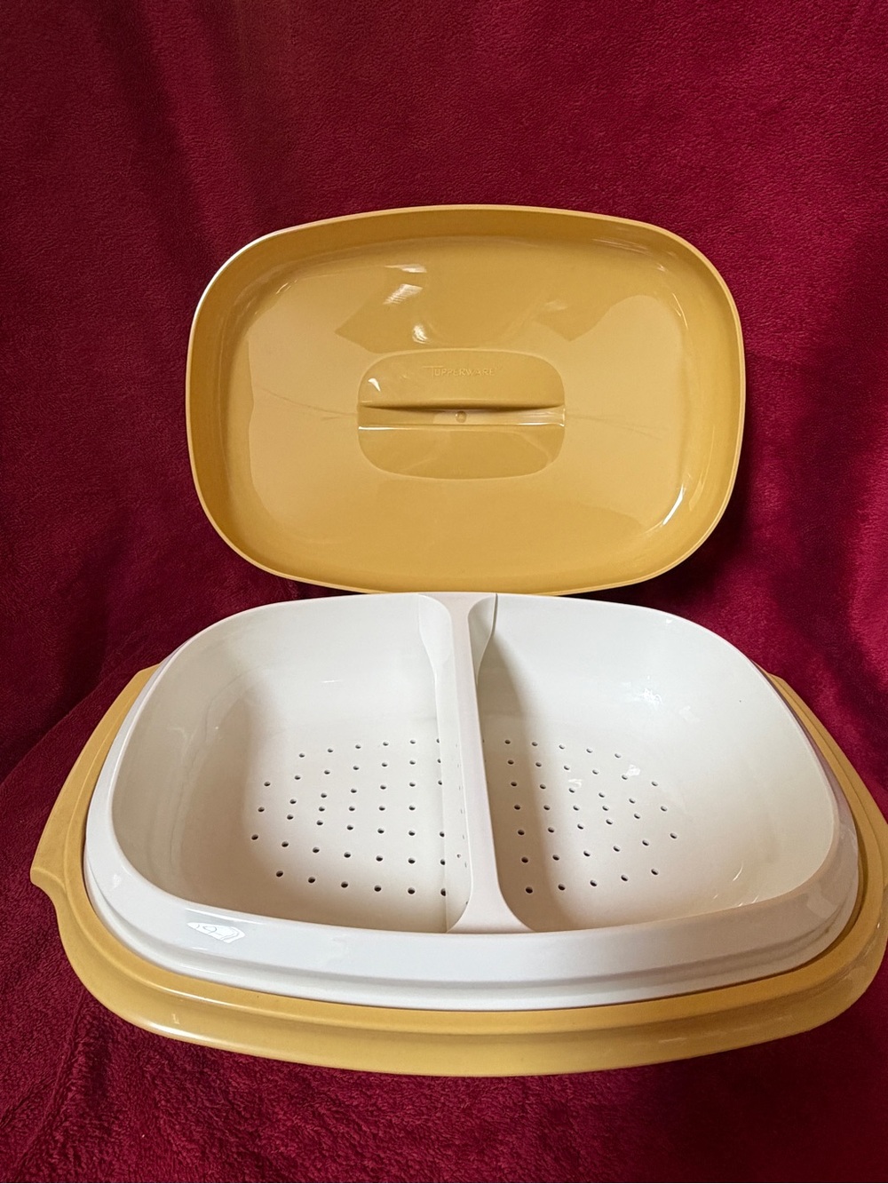 Vtg Tupperware 4pc Microwave Steamer with Dual-Compartment Insert Harvest Gold